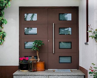 Türen und Vordächer